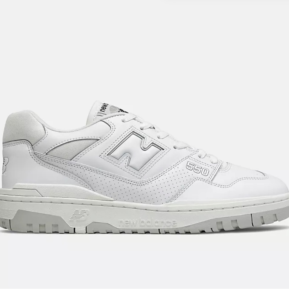 New Balance 550 unisex Men 7/Women 8.5